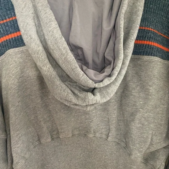 NWT Cropped Free People Movement Sweatshirt. Size XSmall - Picture 10 of 12